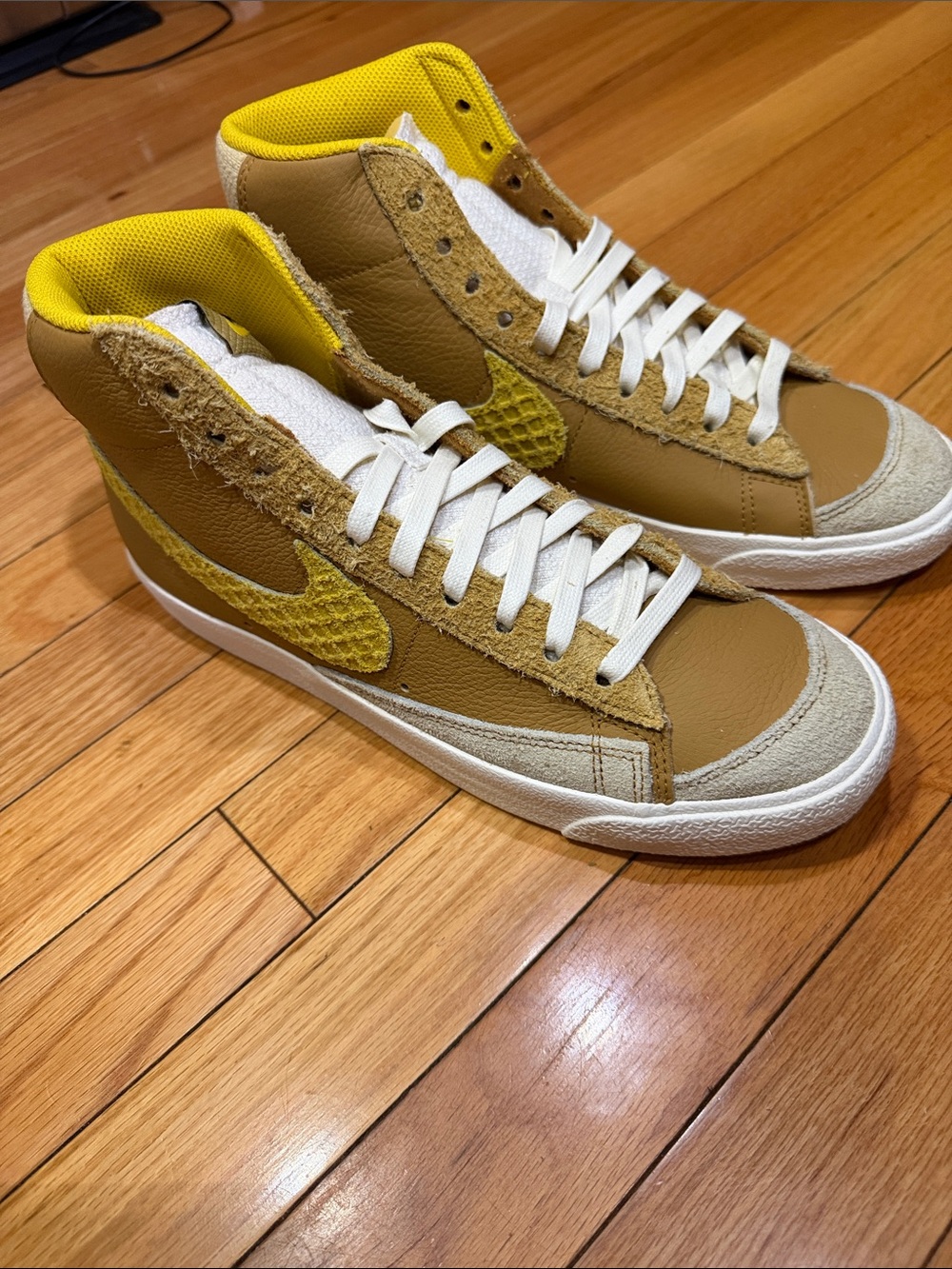 Nike Men’s  Blazer Mid 'Wheat Yellow'